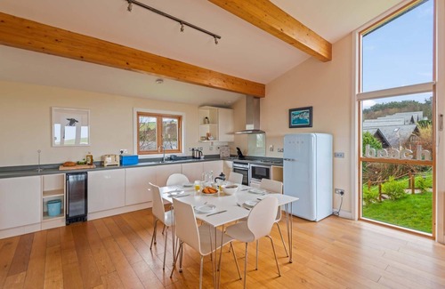 Talland House | Beautiful holiday home with, just a walk away from Talland beach.