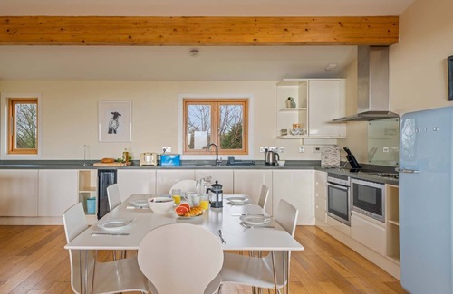 Talland House | Beautiful holiday home with, just a walk away from Talland beach.