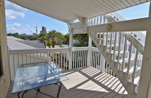 Gulf Lagoon Beach House | beautiful Home 98 steps from the beach just off Thomas drive