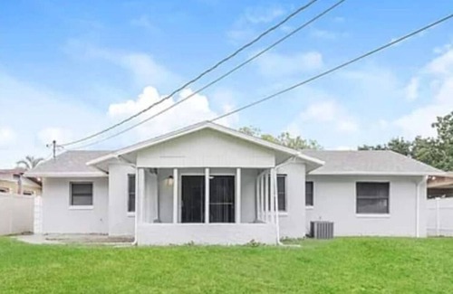 Malibu Groves House | Beautiful home close to Parks