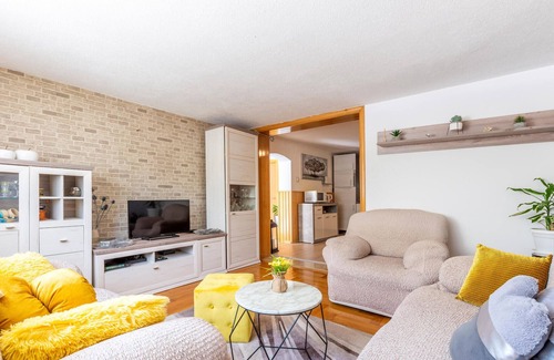 Blato na Cetini House | Beautiful home in Blato na Cetini