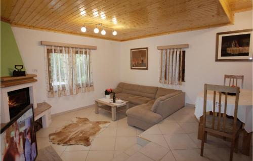 Breze House | Beautiful Home In Breze With Jacuzzi