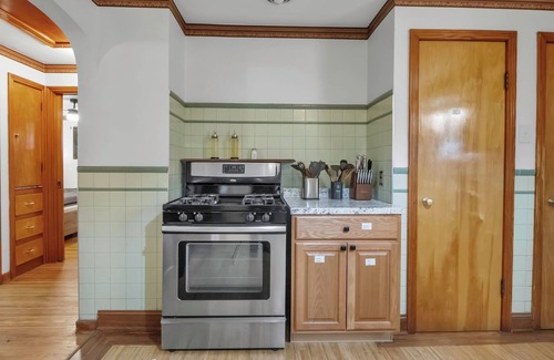 Cheektowaga House | Beautiful Home in Buffalo near Airport with AC, WiFi, 3King Beds & Free Parking