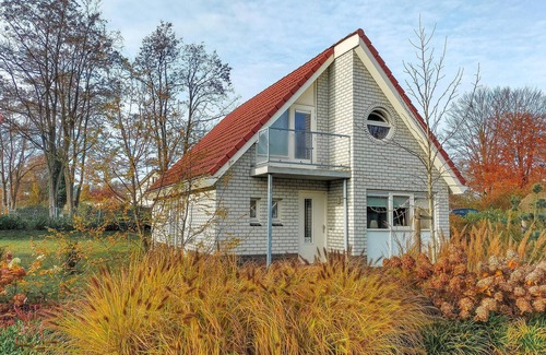 Delden House | Beautiful home in Delden with sauna