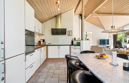 Øksenmølle House | Beautiful home in Ebeltoft with sauna