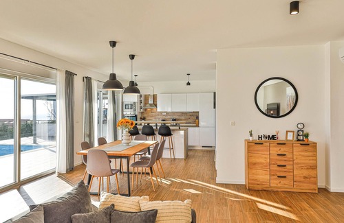 Sevid House | Beautiful home in Sevid na moru