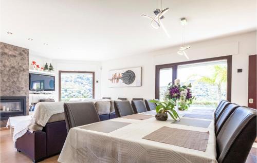 Competa House | Beautiful Home In Malaga With Wifi