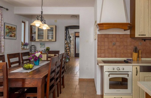 Sveta Nedelja House | Beautiful home in Nedescina with WiFi