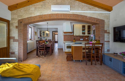 Sveta Nedelja House | Beautiful home in Nedescina with WiFi