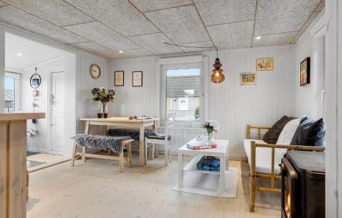 Hasmark Strand House | Beautiful Home In Otterup With Wifi