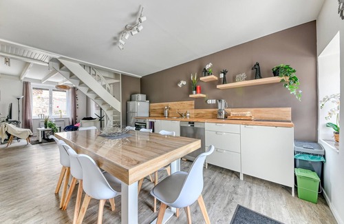 Pelussin House | Beautiful home in Pélussin with kitchen