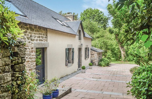 Pont-Aven House | Beautiful home in Pont Aven with WiFi