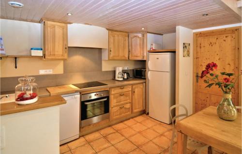 Raphele-les-Arles House | Beautiful Home In Raphèle-Lès-Arles