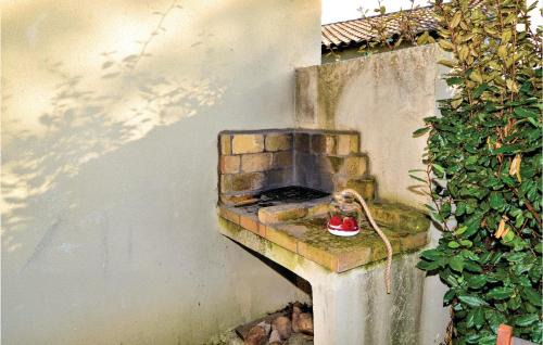 Raphele-les-Arles House | Beautiful Home In Raphèle-Lès-Arles
