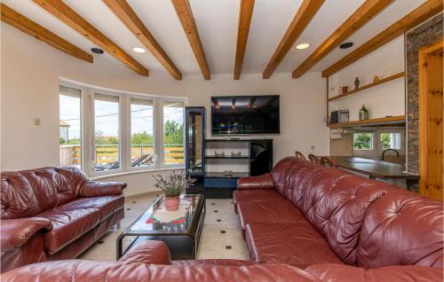 Kraljevica House | Beautiful Home In Smrika With Wifi