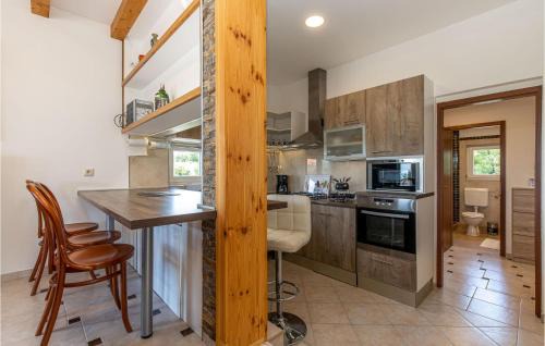 Kraljevica House | Beautiful Home In Smrika With Wifi