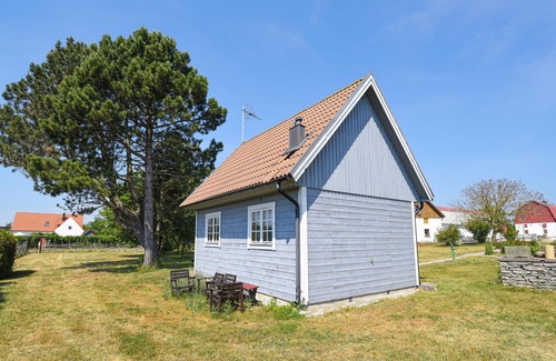 Nar House | Beautiful home in Stånga with kitchen