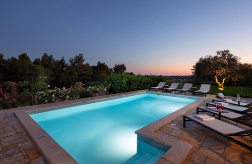 Sveti Lovrec House | Beautiful home in Sv. Lovrec with WiFi