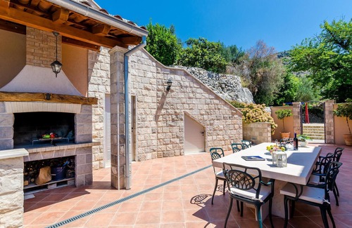Brsecine House | Beautiful home in Trsteno with WiFi