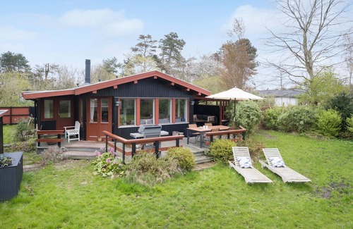 Rageleje House | Beautiful home in Vejby with kitchen