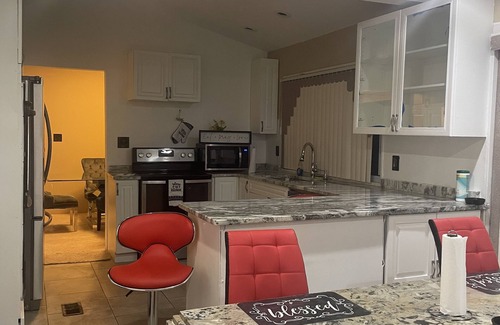 Indian Land House | Beautiful home located in Southfield Mi. Quite friendly neighborhood