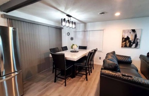 Syracuse House | Beautiful home near Drumlins Country Club/SU