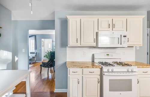 Canton House | Beautiful Home only Steps to the Pro Football Hall of Fame, Sleeps up to 12!