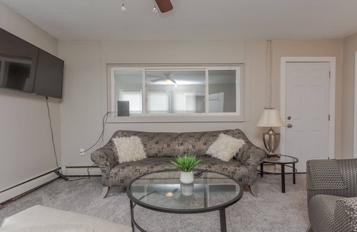 Toledo House | Beautiful home that is quiet, private and secluded. Close to everything!