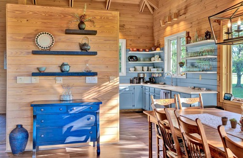 Oakpark House | Beautiful home with mountain and river views.