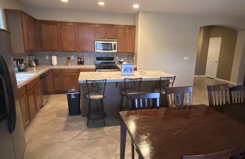 Holiday Shores House | Beautiful House 1 mile from the Colorado River!