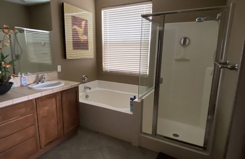 Holiday Shores House | Beautiful House 1 mile from the Colorado River!
