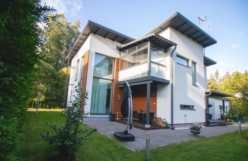 Tammisalo House | Beautiful house in Marjaniemi, Helsinki