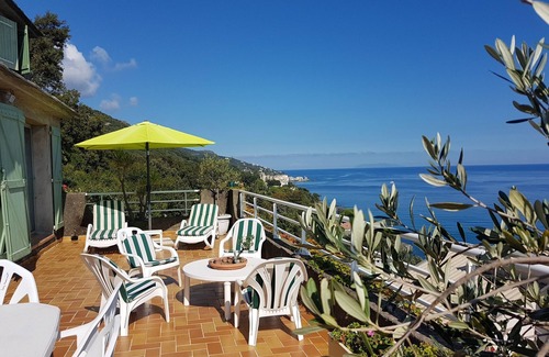 Erbalunga Villa | Beautiful house on the sea 300 m from the beach