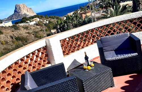La Canuta Villa | Beautiful house with great sea views and private pool near the beach