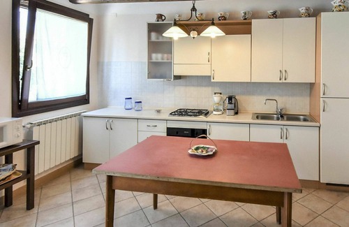 Ariano nel Polesine House | Beautiful apartment in villa for 9 guests with WIFI, A/C, pool, TV and patio