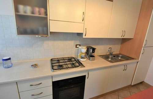 Ariano nel Polesine House | Beautiful apartment in villa for 9 guests with WIFI, A/C, pool, TV and patio