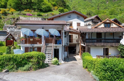 Calasca-Castiglione Apartment | Beautiful apartment for 5 people with WIFI, TV, balcony and pets allowed