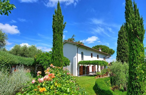 Serravalle Pistoiese Villa | Beautiful private villa for 7 people with A/C, WIFI, private pool, TV, patio and panoramic view