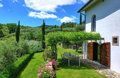 Serravalle Pistoiese Villa | Beautiful private villa for 7 people with A/C, WIFI, private pool, TV, patio and panoramic view