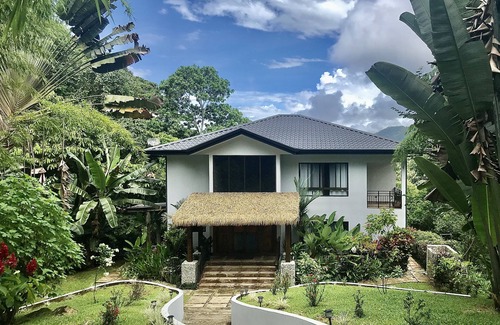 Dominical House | Beautiful Jungle Villa with wildlife, close to restaurants, shopping and beaches
