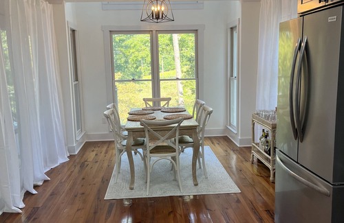 Six Mile House | Beautiful lake front house on Lake Keowee 12 miles from Clemson.