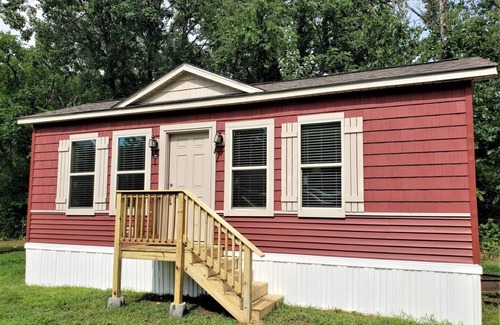 Queensbury House | Beautiful Lake George Cottage