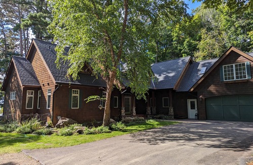 Crosslake Cabin | Beautiful lake home on Lower Whitefish, sauna at the lake, 5 min to Crosslake!