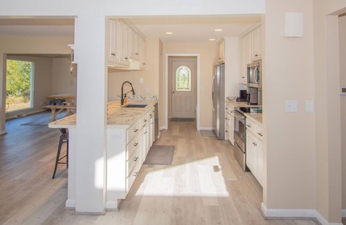 Blue Heron Lake House | Beautiful lakefront home on Fripp Island, overlooking Blue Heron Lake