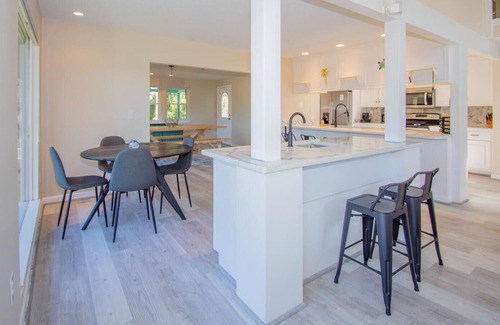 Blue Heron Lake House | Beautiful lakefront home on Fripp Island, overlooking Blue Heron Lake