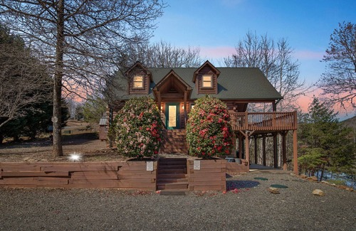 Laurel Lakes Cabin | Beautiful Lakefront Log Cabin On Peaceful Laurel Lake ~ Lake Lure Area