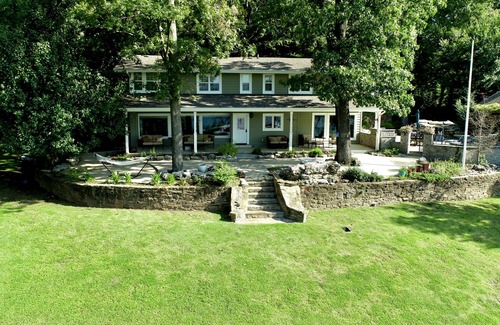 Wagoner House | Beautiful Lakefront Villa with Private Pool, hot tub, No more than 12 people