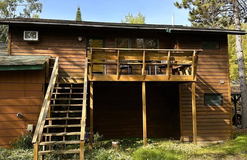 Cook House | Beautiful Lakeside Property Perfect for Any Season: The Boathouse