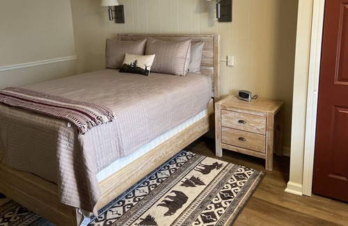 Lake Placid Cabin | Beautiful Lodging in the Heart of Lake Placid room 1/2