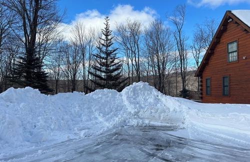 West Dover House | Beautiful Log Cabin Home